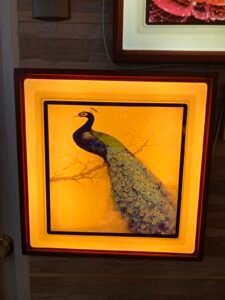 CUADRO VINTAGE PAVO REAL RETROILUMINADO 1970 whatsapp image 2026 07 22 at 12.51.18